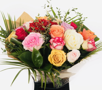 Mixed Roses - Stunning mixed long stem roses in a presentation box and delivered in water.